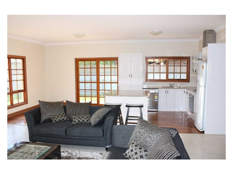 2/17 Craft Street, Lake Albert NSW 2650