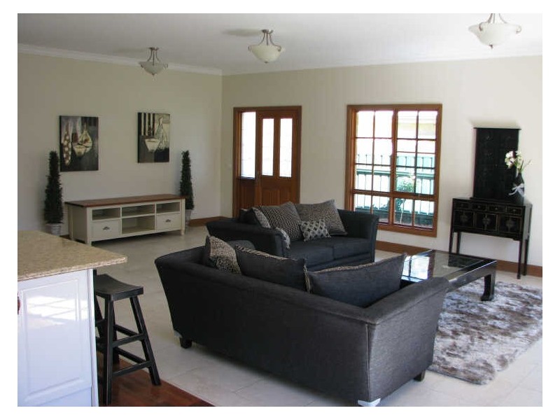 2/17 Craft Street, Lake Albert NSW 2650