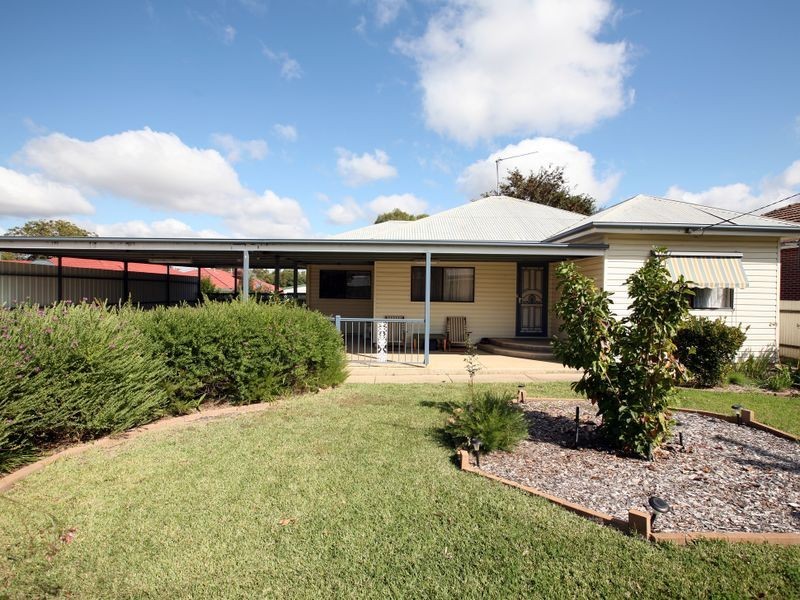 416 Lake Albert Road, Kooringal NSW 2650
