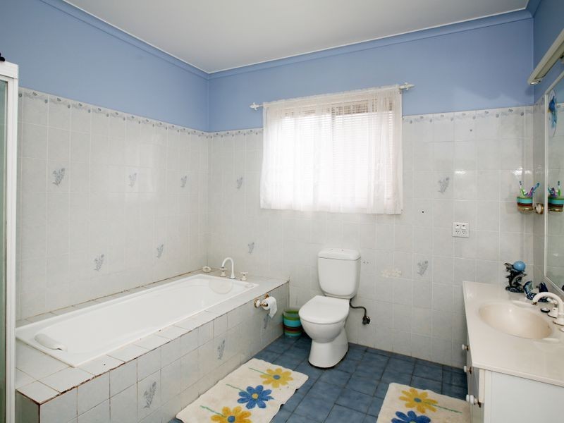 416 Lake Albert Road, Kooringal NSW 2650