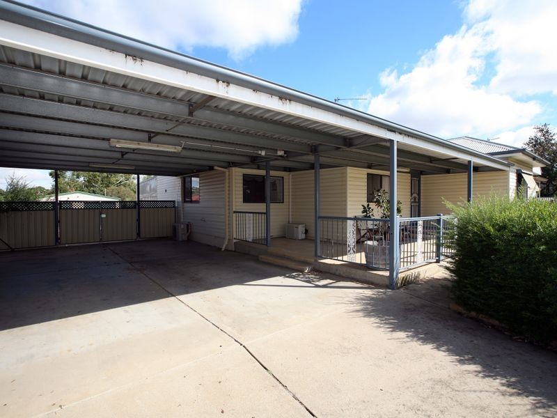 416 Lake Albert Road, Kooringal NSW 2650