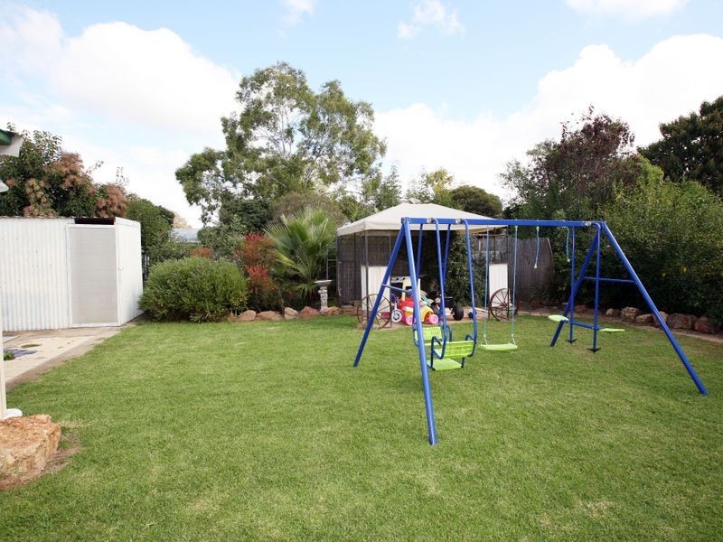 416 Lake Albert Road, Kooringal NSW 2650