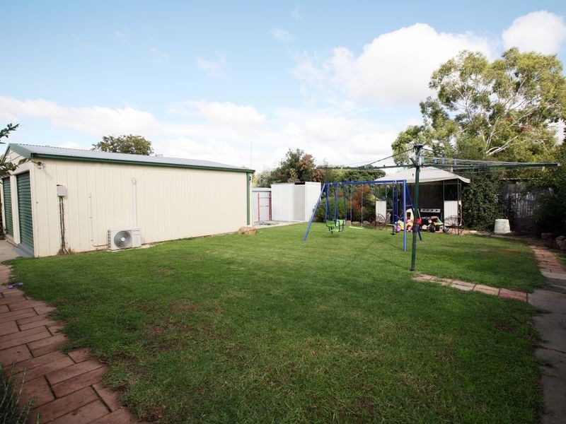 416 Lake Albert Road, Kooringal NSW 2650