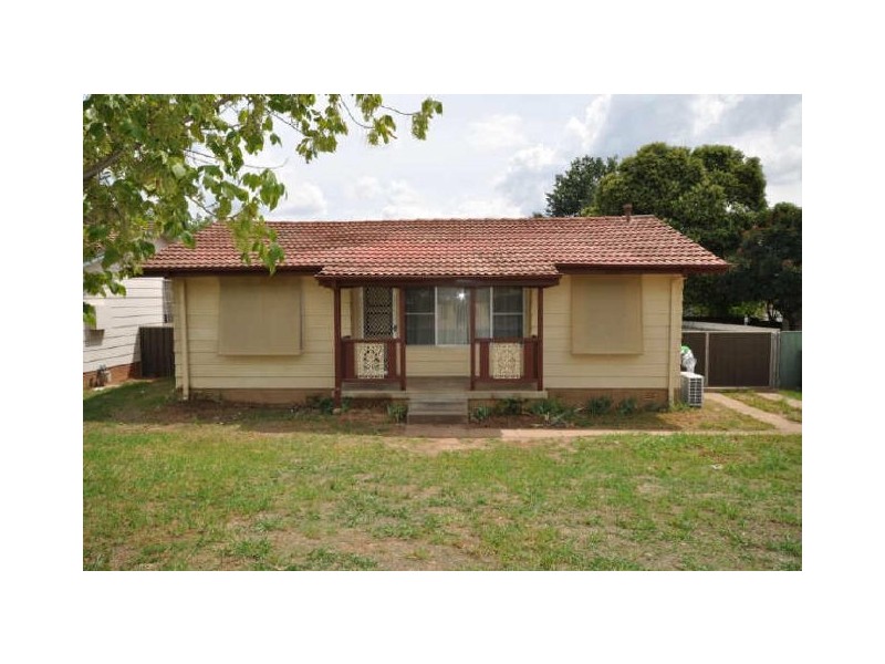 42 Adams Street, Ashmont NSW 2650