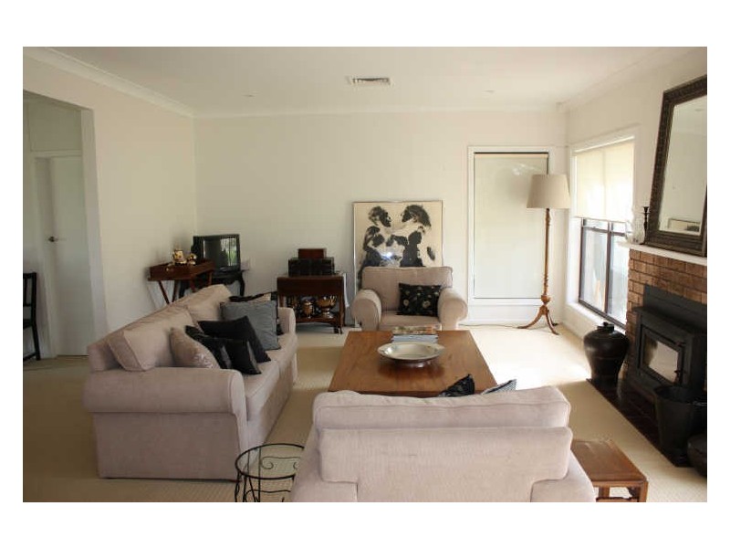 52 Mitchell Road, Lake Albert NSW 2650