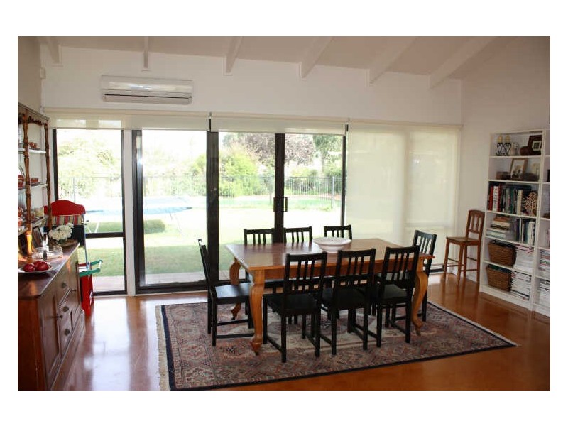 52 Mitchell Road, Lake Albert NSW 2650