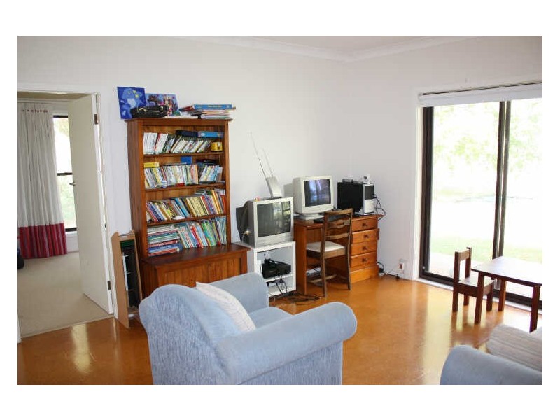 52 Mitchell Road, Lake Albert NSW 2650