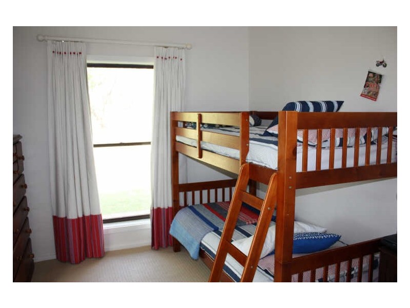52 Mitchell Road, Lake Albert NSW 2650