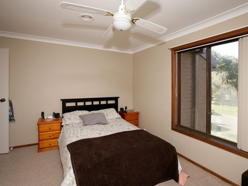 2/7 Nordlingen Drive, Tolland NSW 2650