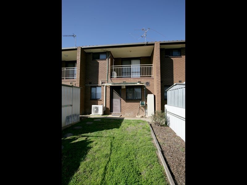 2/7 Nordlingen Drive, Tolland NSW 2650