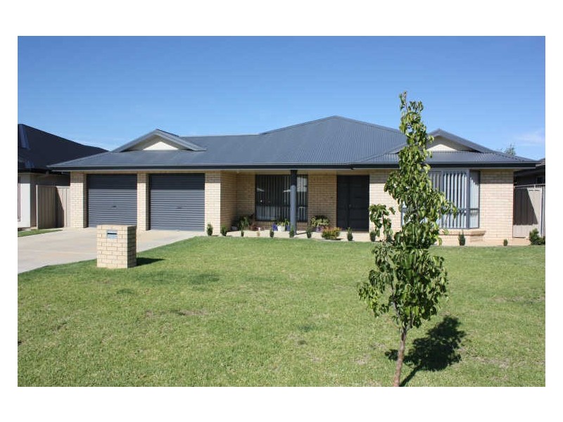33 Mima Street, Glenfield Park NSW 2650