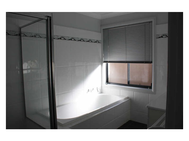 33 Mima Street, Glenfield Park NSW 2650