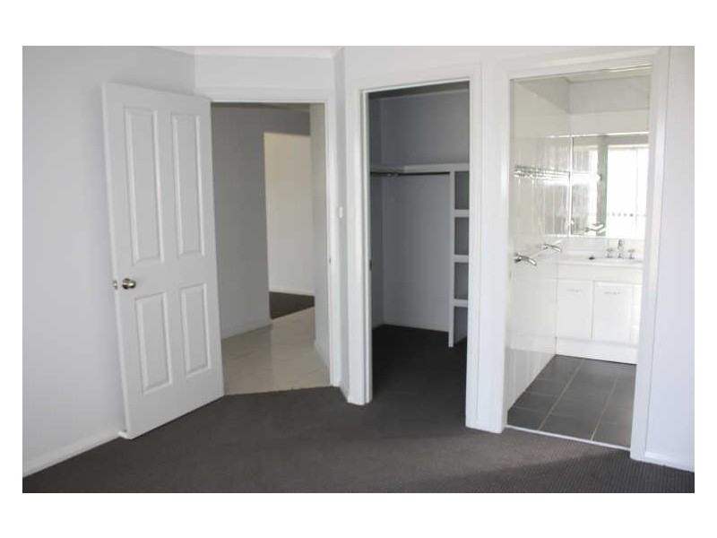 33 Mima Street, Glenfield Park NSW 2650