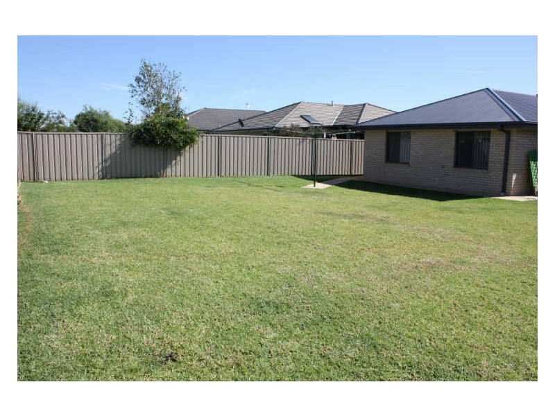 33 Mima Street, Glenfield Park NSW 2650