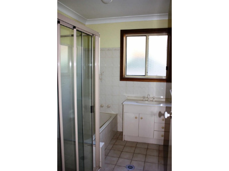 2/35 Kenneally Street, Kooringal NSW 2650