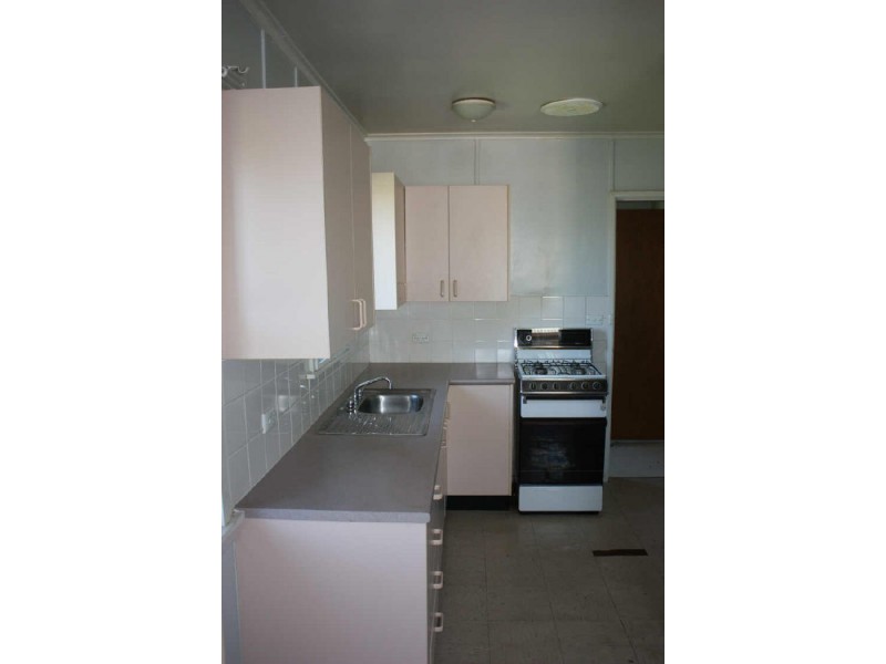 18 Hunter Street, Mount Austin NSW 2650