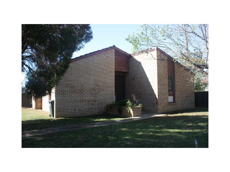 162 Raye Street, Tolland NSW 2650