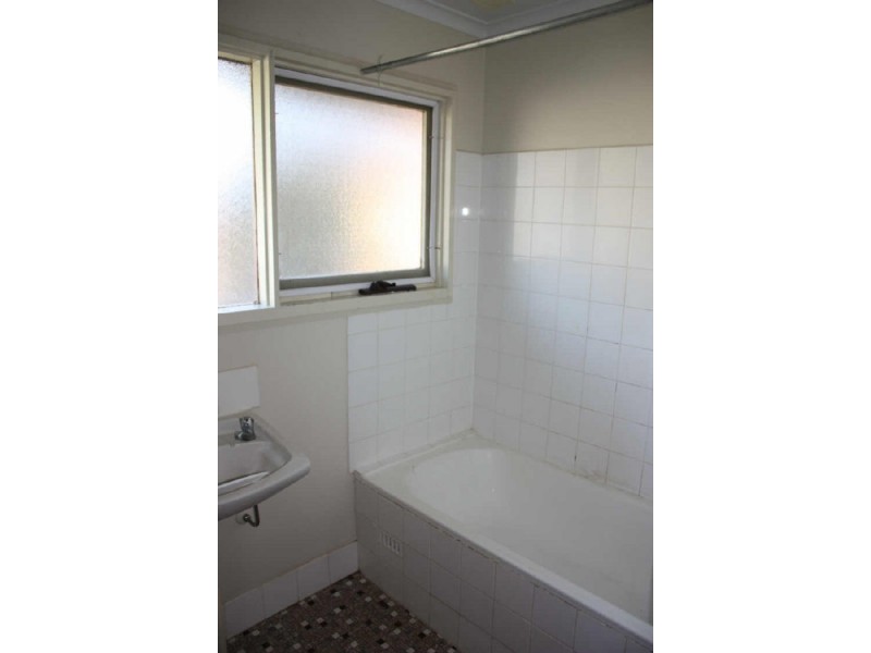 162 Raye Street, Tolland NSW 2650