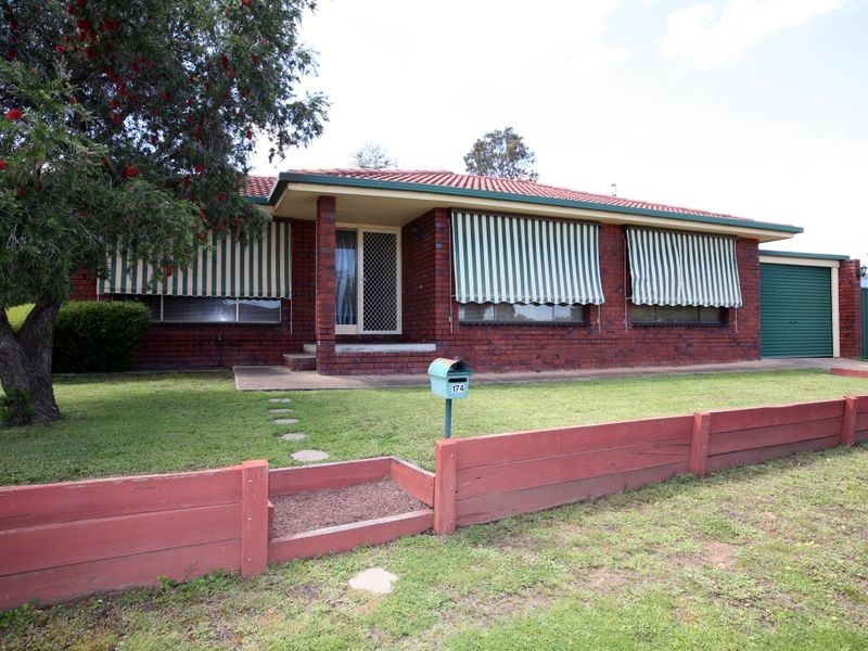 174 Fernleigh Road, Mount Austin NSW 2650