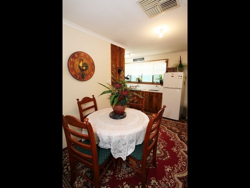 174 Fernleigh Road, Mount Austin NSW 2650