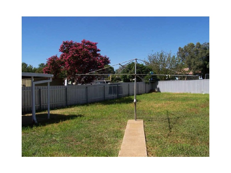10 Madang Street, Ashmont NSW 2650