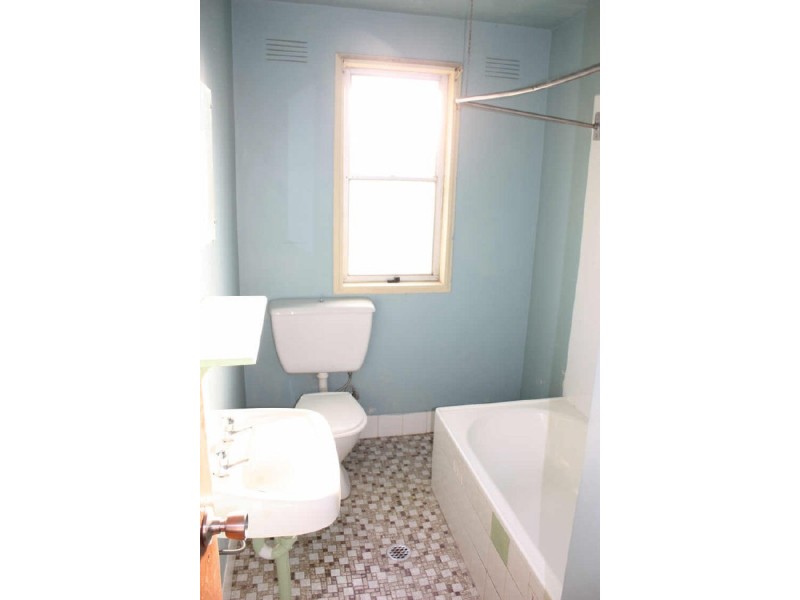 6 Adams Street, Ashmont NSW 2650