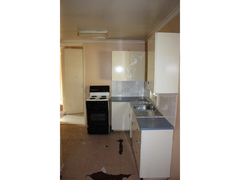 7 Warren Place, Mount Austin NSW 2650