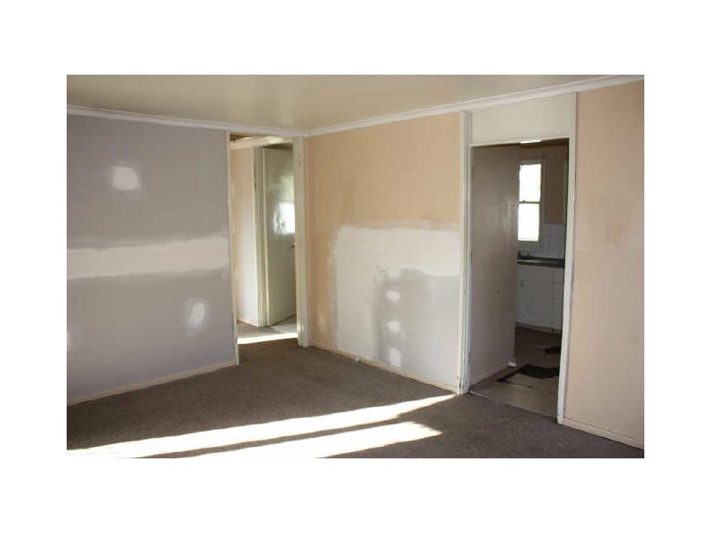 7 Warren Place, Mount Austin NSW 2650