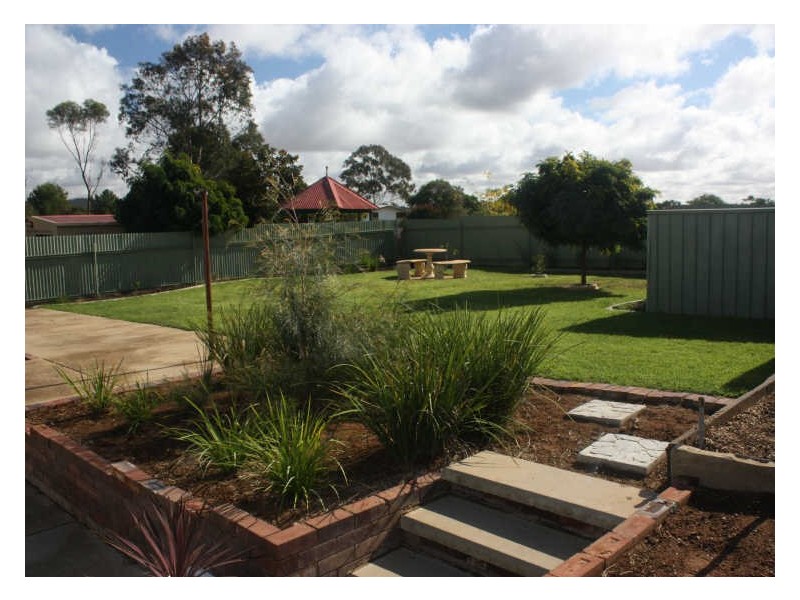 8 Cooramin Street, Wagga Wagga NSW 2650