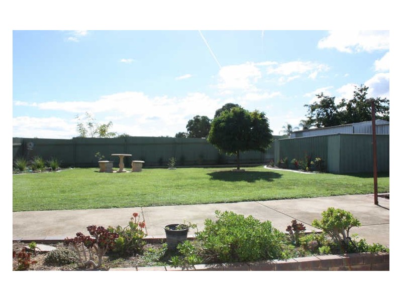 8 Cooramin Street, Wagga Wagga NSW 2650