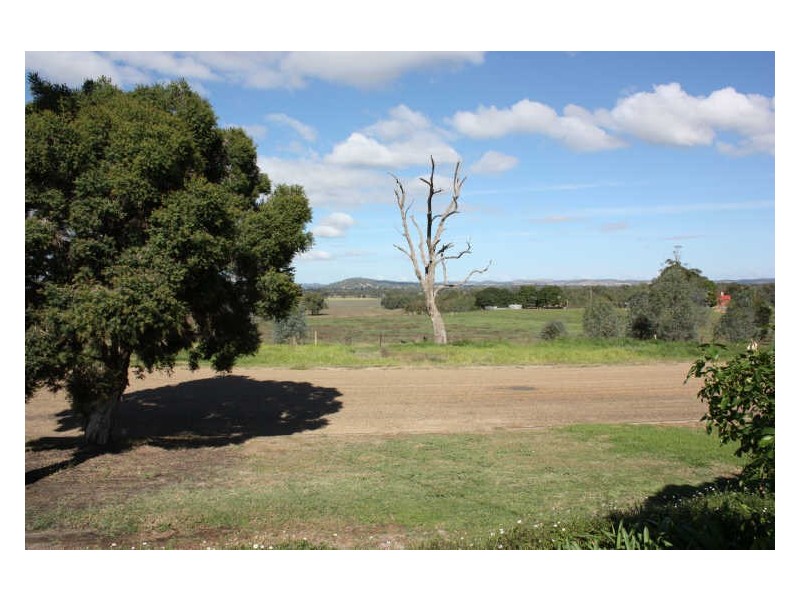 8 Cooramin Street, Wagga Wagga NSW 2650