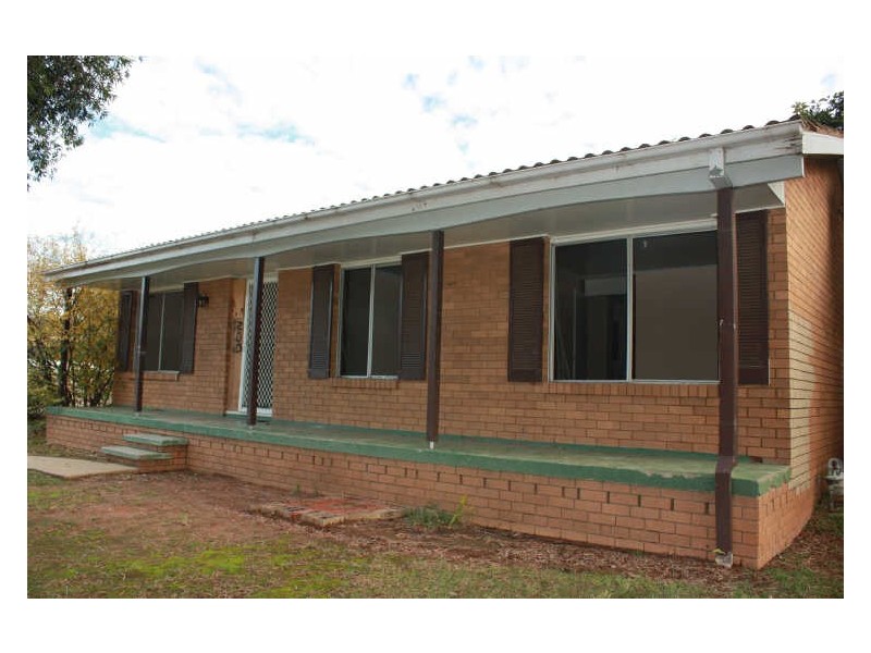 155 Raye Street, Tolland NSW 2650