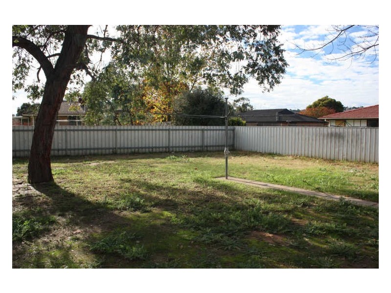 13 Edghill Place, Tolland NSW 2650