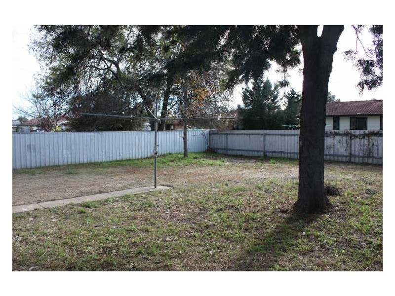 12 Edghill Place, Tolland NSW 2650