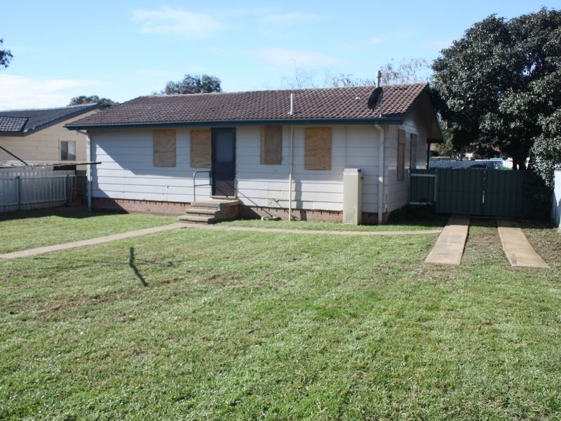 15 Toy Place, Tolland NSW 2650