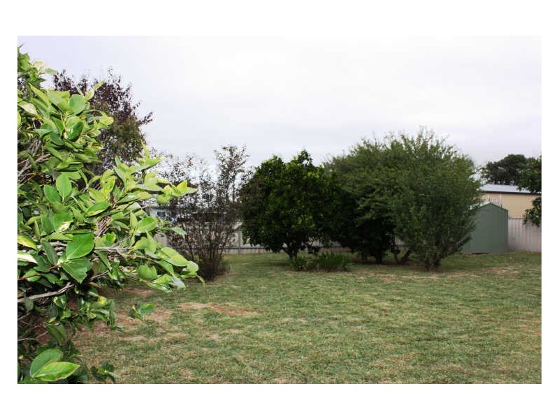 18 Walana Crescent, Kooringal NSW 2650