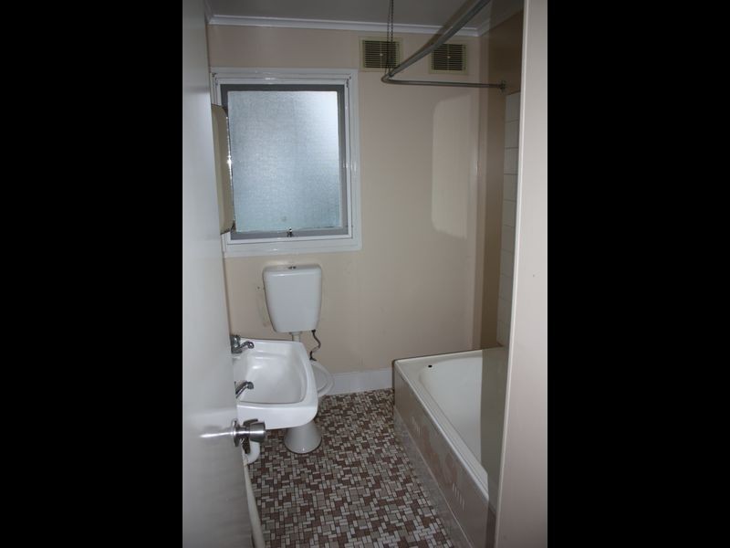 5 Blakemore Street, Ashmont NSW 2650