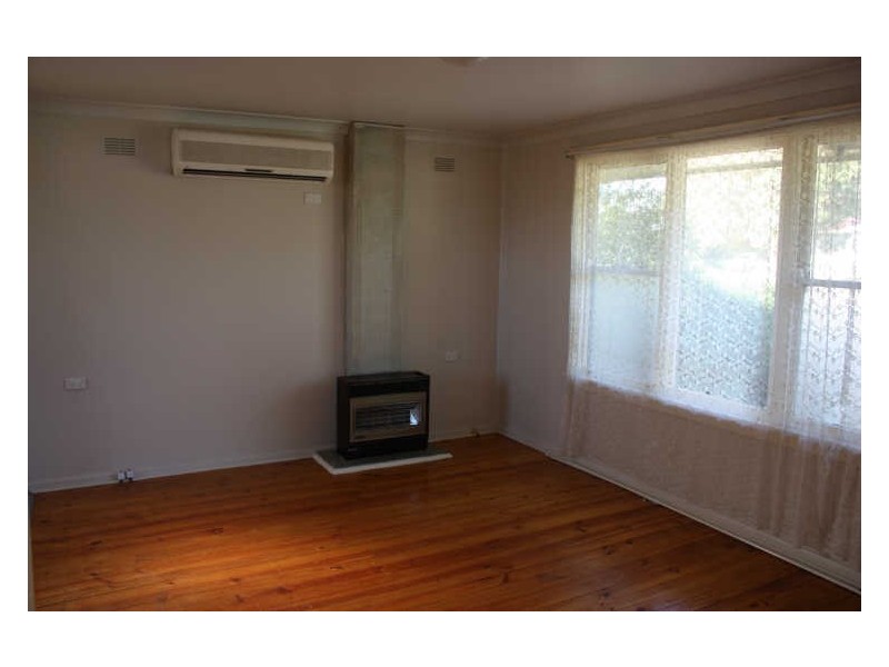 6 Victoria Street, Mount Austin NSW 2650