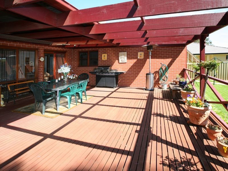 1 Stockton Place, Estella NSW 2650
