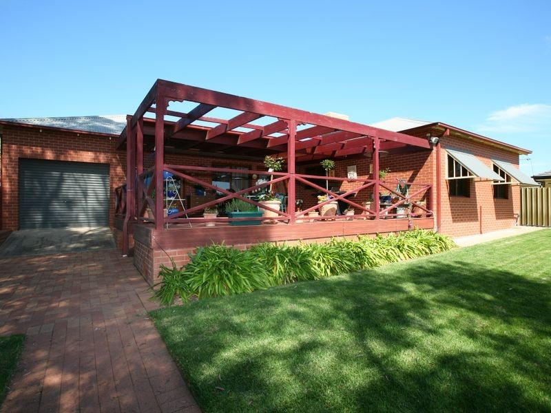 1 Stockton Place, Estella NSW 2650