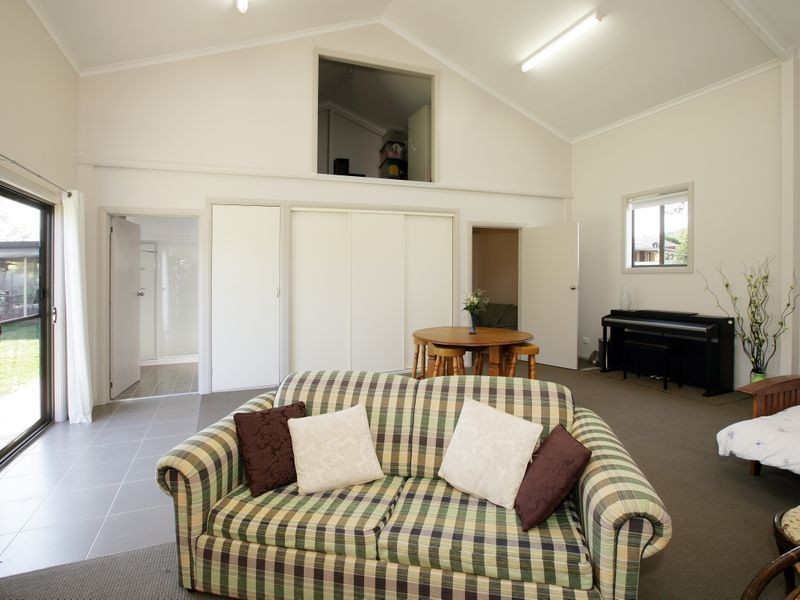 4 Atkins Place, Estella NSW 2650