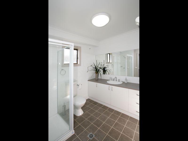 4 Atkins Place, Estella NSW 2650