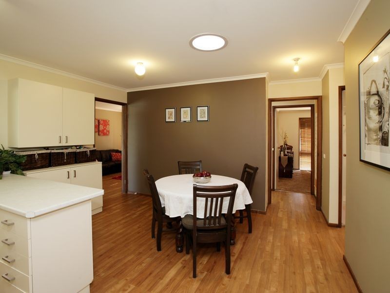 4 Atkins Place, Estella NSW 2650