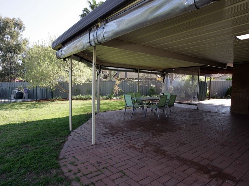 4 Atkins Place, Estella NSW 2650