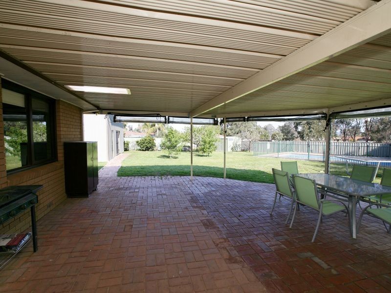 4 Atkins Place, Estella NSW 2650