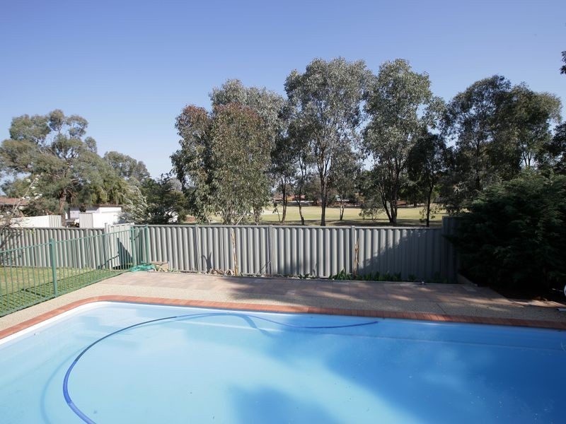 4 Atkins Place, Estella NSW 2650