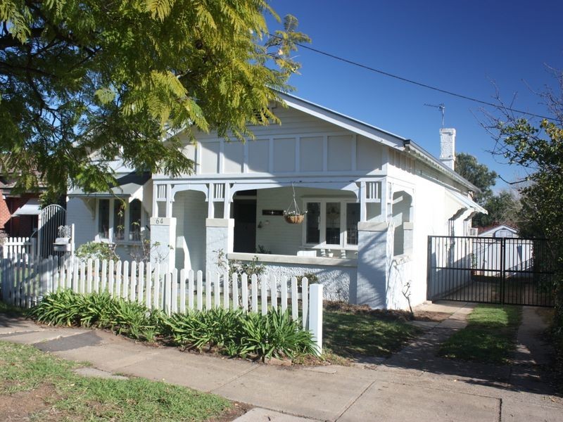 64 Macleay Street, Turvey Park NSW 2650