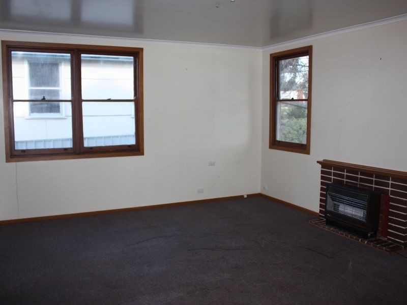 7 Scherger Place, Mount Austin NSW 2650