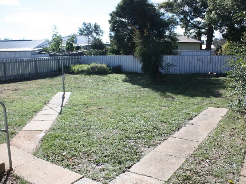 7 Scherger Place, Mount Austin NSW 2650