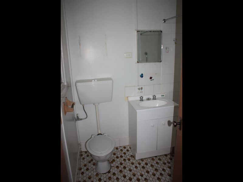 9 Scherger Place, Mount Austin NSW 2650